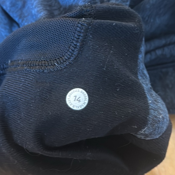 Women’s Lululemon joggers sz 14 - Picture 8 of 8